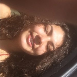 Meet your Posher, Jacquelyne